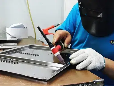 تشكيل وتصنيع الصفائح المعدنية