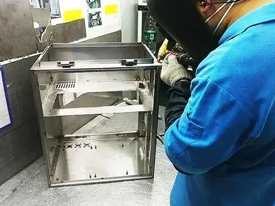 خدمات تصنيع الصفائح المعدنية