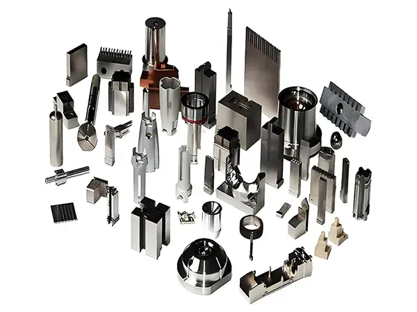 قطع معدنية مصنعة آلياً