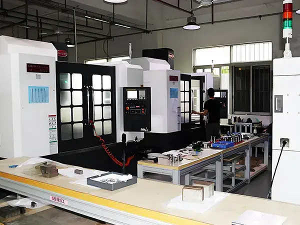 قطع معدنية مصنعة آلياً