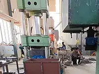 خدمات التشكيل المعدني بالختم