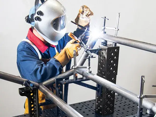 قطع معدنية ملحومة